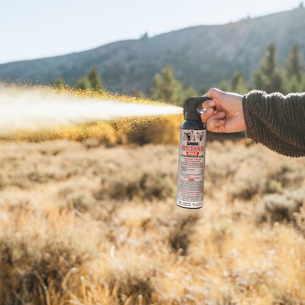 Sabre Frontiersman 7.9 Bear & Mountain Lion Spray w/belt Hlster
